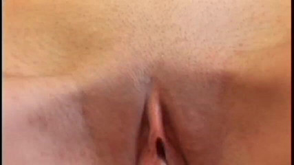 جميلة جدا امرأة سمراء عربية ابتلع الديك ضخمة مثل lolipop