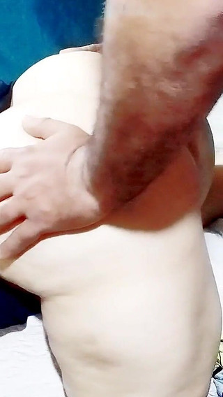 يمارس الجنس مع خطيبي في الحمار