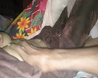 كانت أختي ضيفة في منزلي بصوت واضح باللغة الأردية