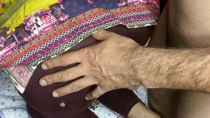 لقد قمت بإدخال القضيب، كان الأمر ممتعًا ولكنه مؤلم جدًا، مؤخرتي هي الطريق الصحيح