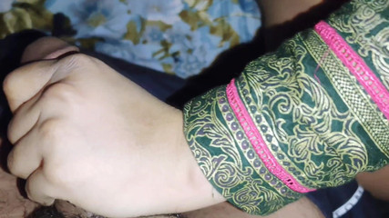 لقد تركت أخت زوجي في غرفتي