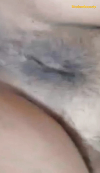 منتديات فتاة ناضجة تظهر لها جميلة الثدي وكس بينما هي وحدها في الغرفة