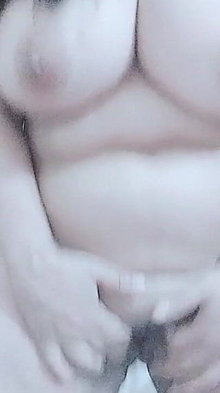 الحسية فتاة بنجلاديشية ليلى تشارك في الاستكشاف الحميم