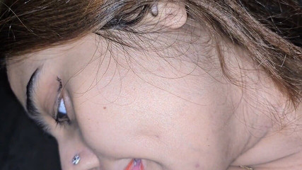 كس بالإصبع النشوة كس تجتاح ضيق