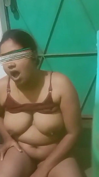 مرحبًا يا صديقي، يعرض برنامج Boudi الخاص بك مقطع فيديو مباشرًا، إذا أراد أي شخص إجراء بريد وارد مباشر مباشر، ثديي Boudi الكبيرين